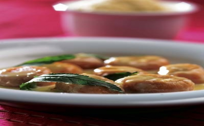 Ñoquis de camote con huacatay
